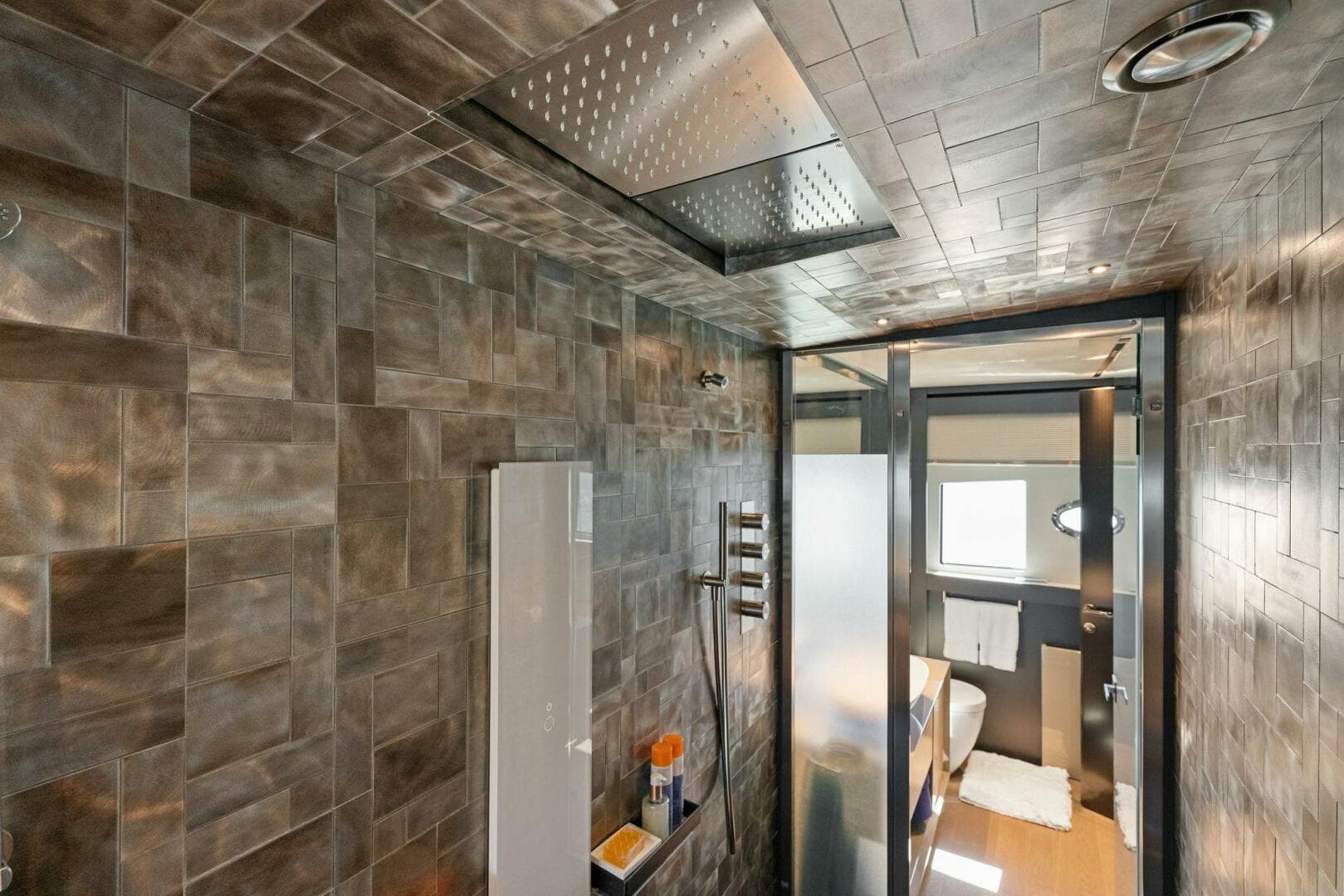 2023 Pershing GTX Motoryacht