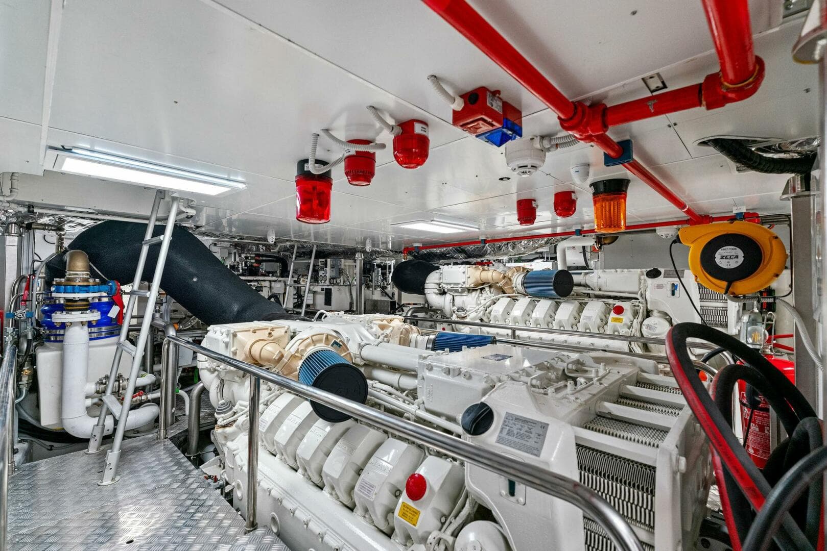 2023 Pershing GTX Motoryacht