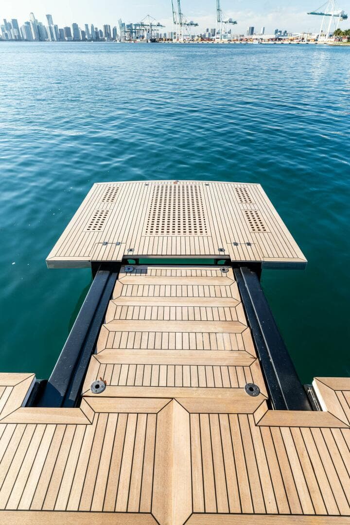 2023 Pershing GTX Motoryacht