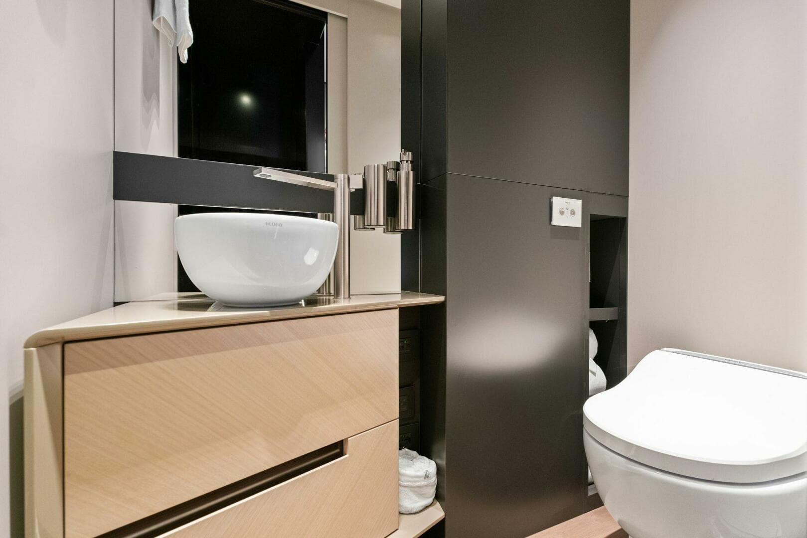 2023 Pershing GTX Motoryacht