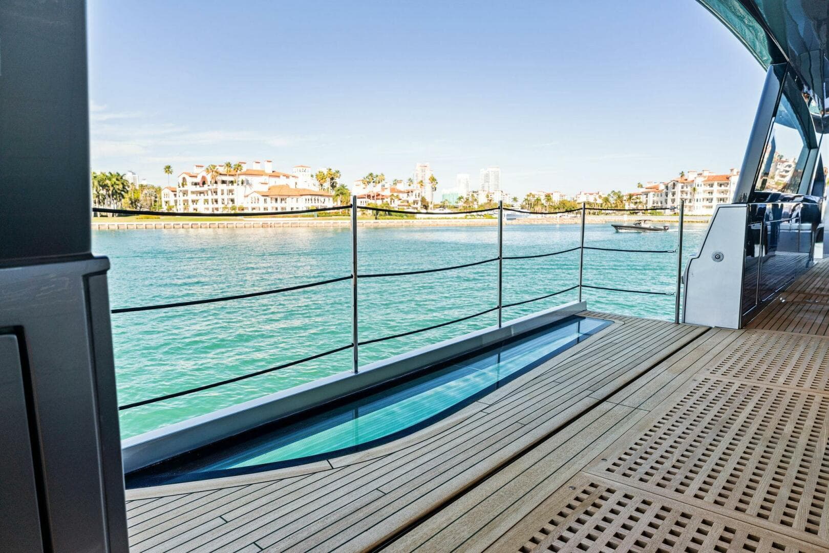 2023 Pershing GTX Motoryacht