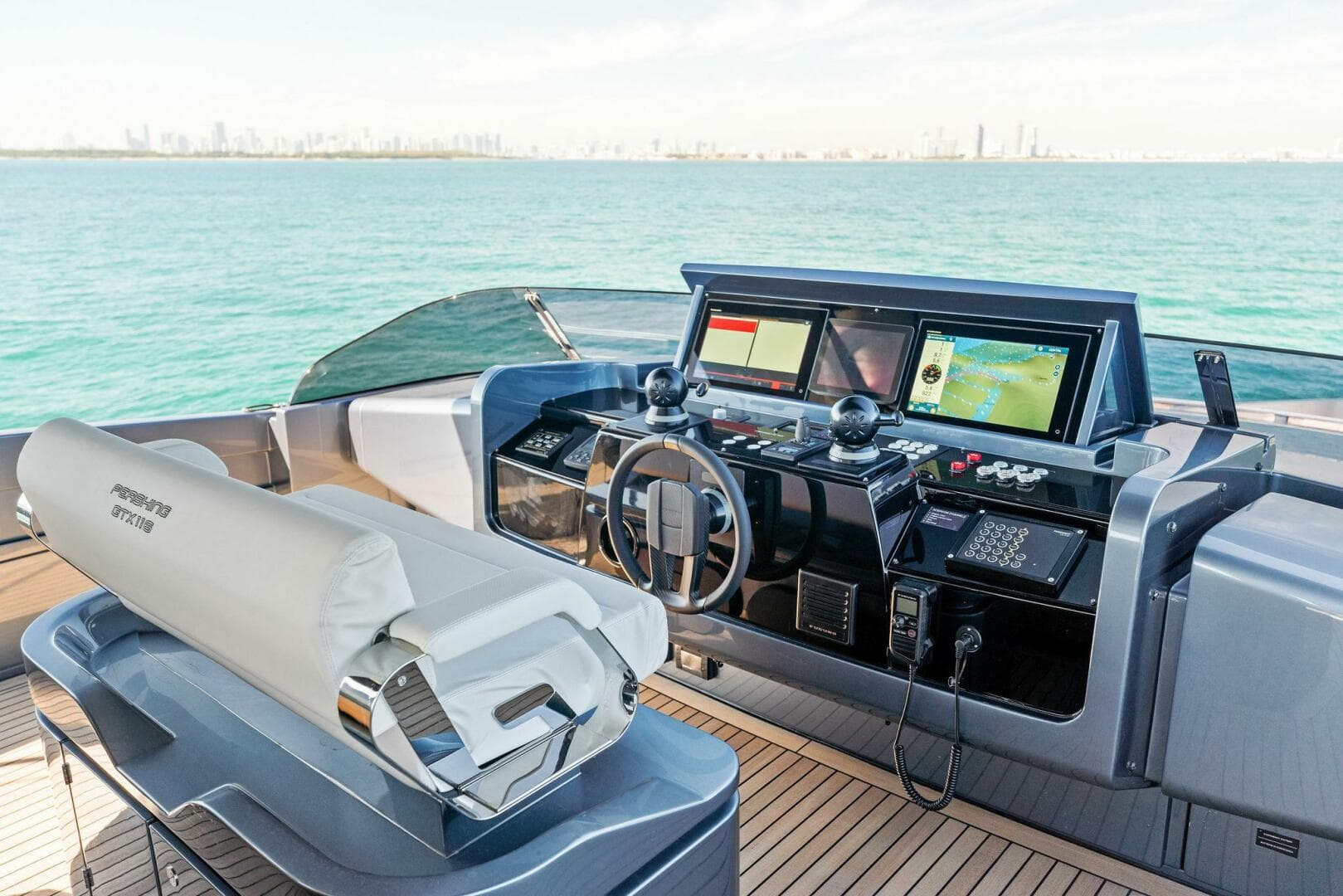 2023 Pershing GTX Motoryacht