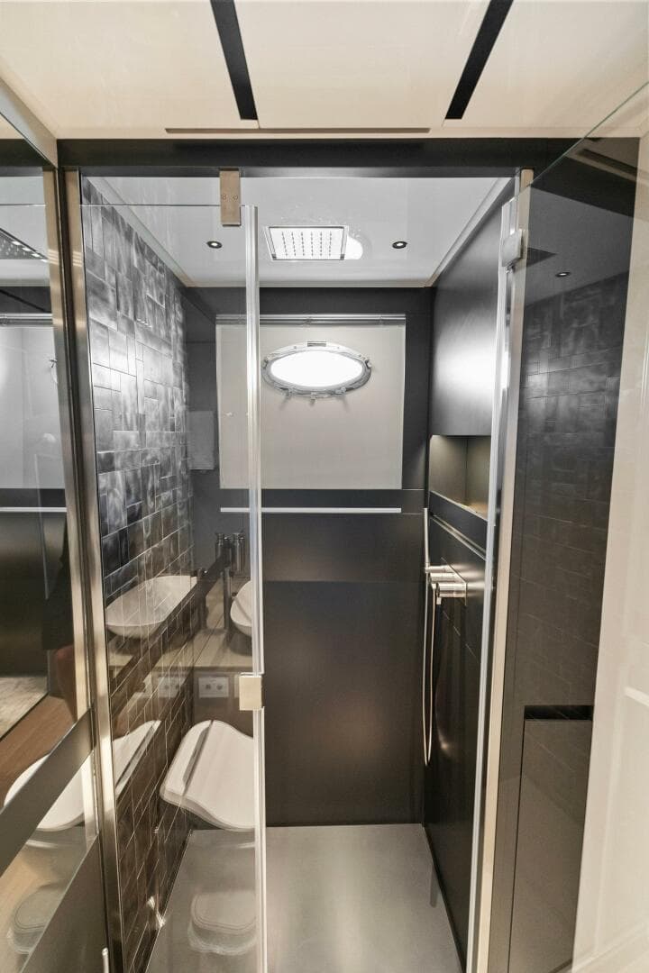 2023 Pershing GTX Motoryacht