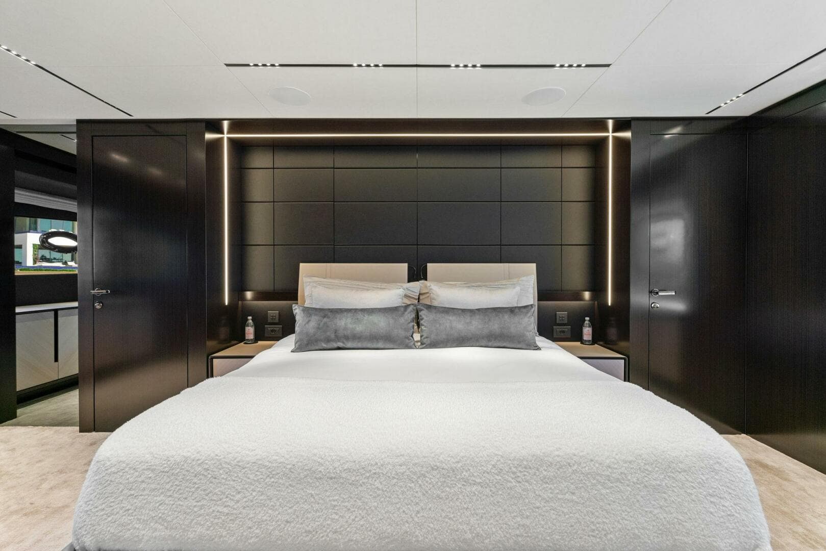 2023 Pershing GTX Motoryacht