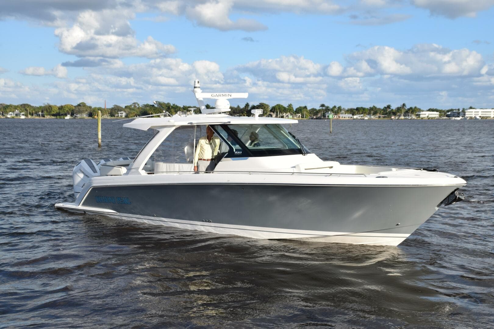 38' Tiara Yachts LS 2024