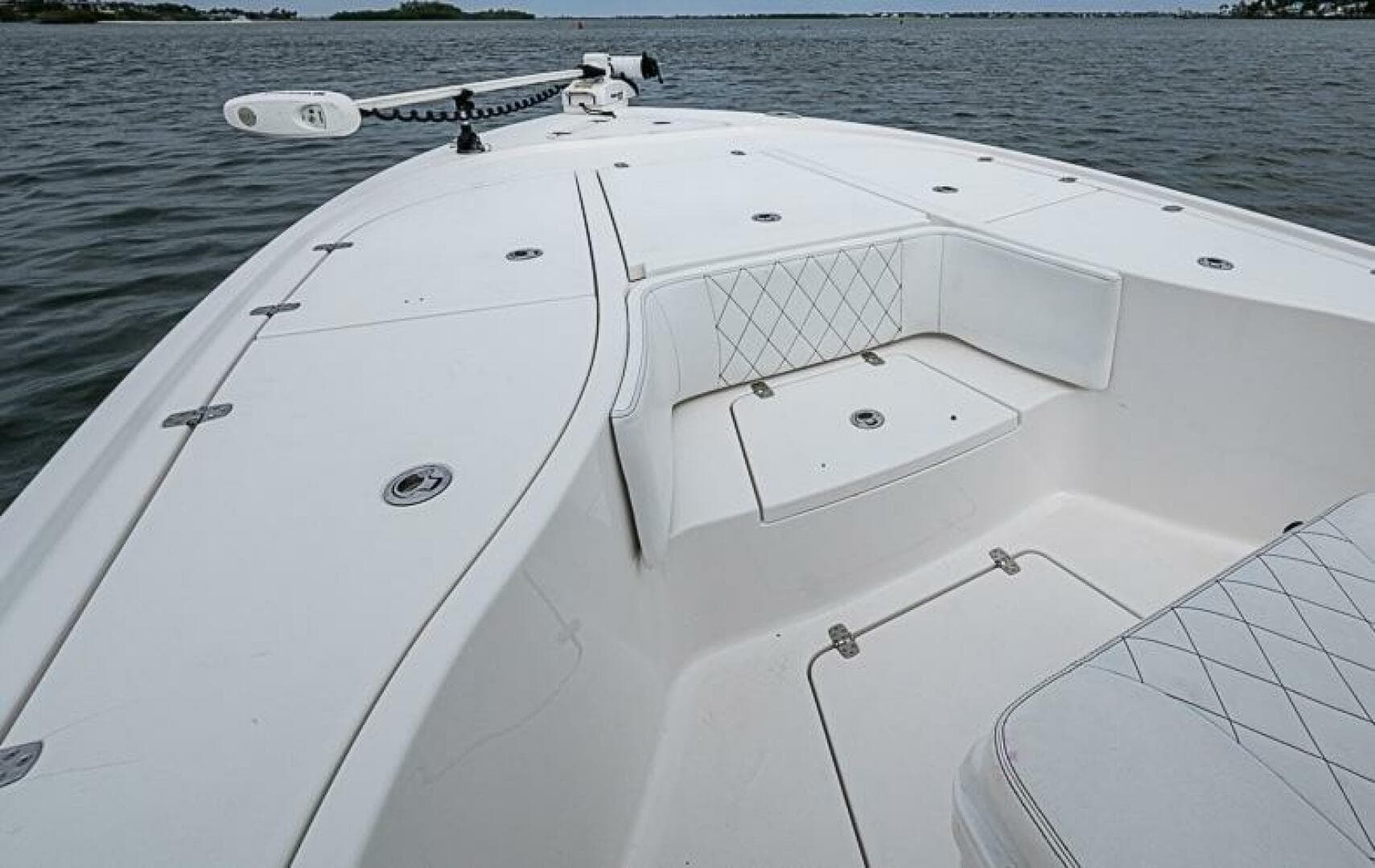 2022 Blazer Bay 2700 Hybrid
