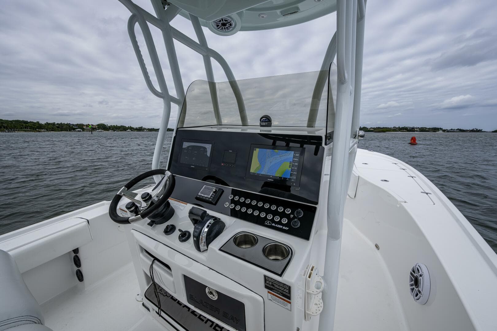 2022 Blazer Bay 2700 Hybrid