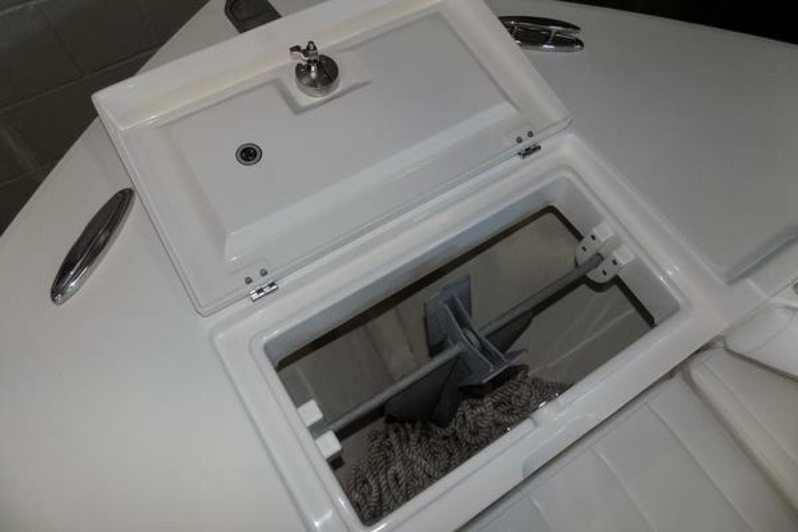 Regulator 34 - WIN PER DAY - Bow Anchor Locker