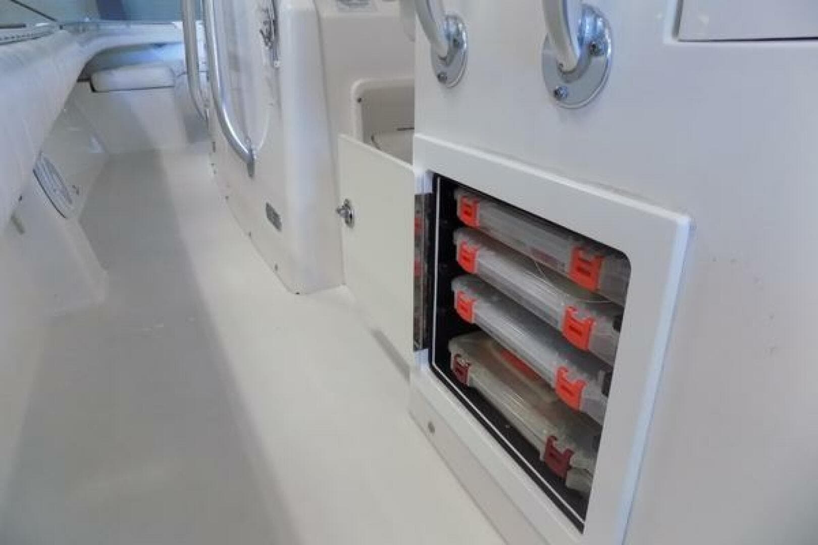 Regulator 34 - WIN PER DAY - Starboard Deck