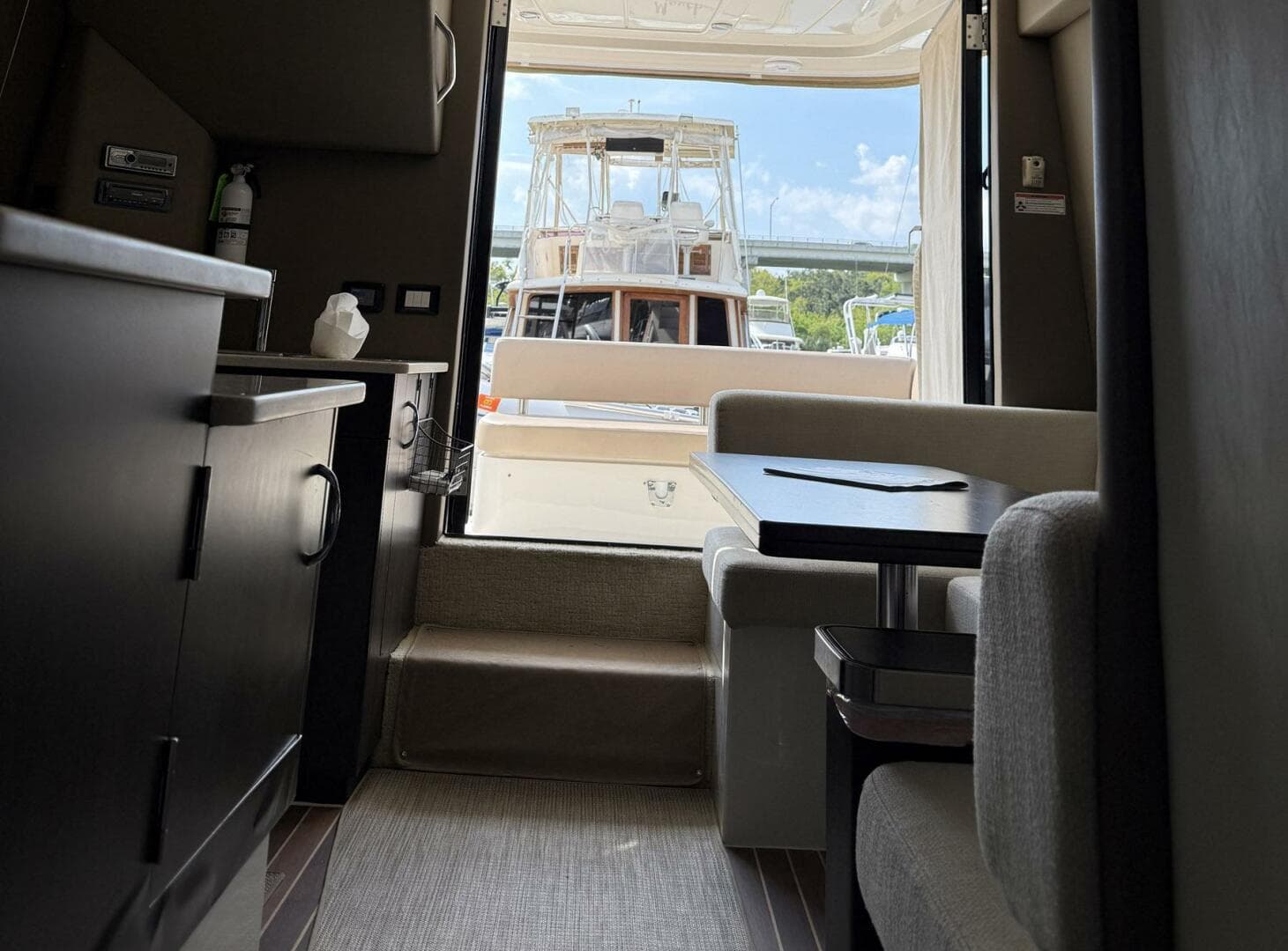 2013 Carver C-34 Command Bridge