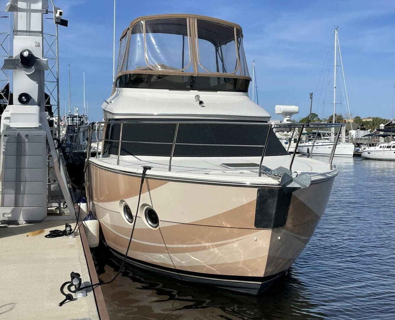 2013 Carver C-34 Command Bridge