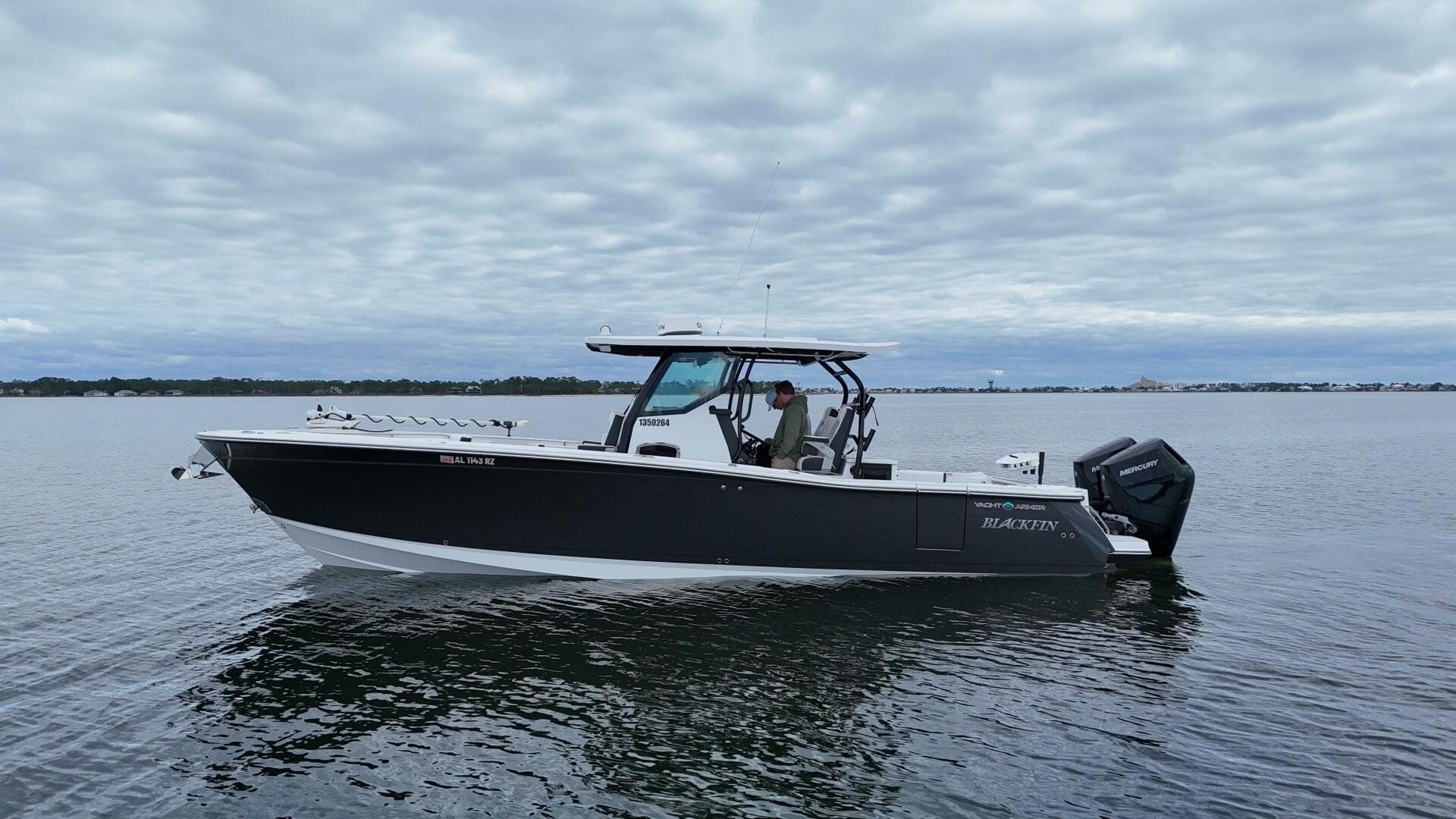 Blackfin 332 CC - Port Profile