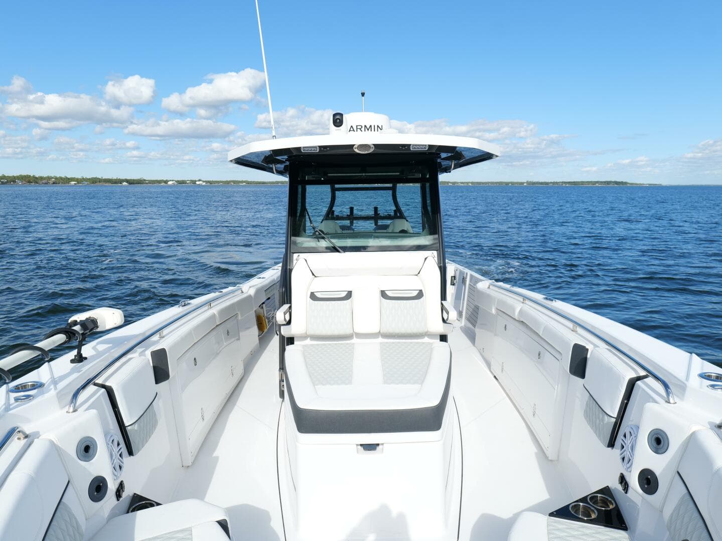 Blackfin 332 CC - Bow & Forward Seating