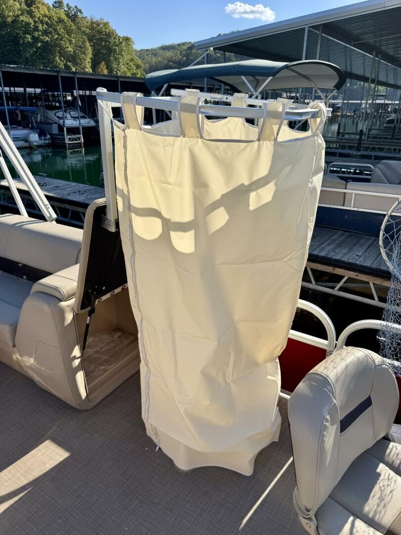 2019 Sun Tracker Fishin' Barge 20DLX