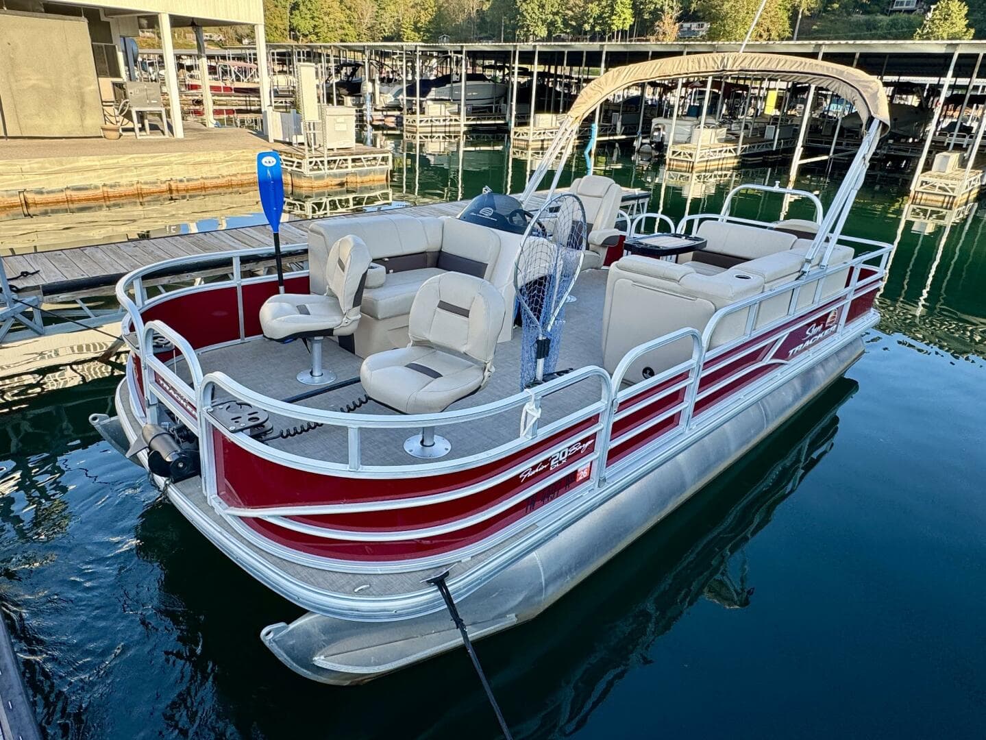 2019 Sun Tracker Fishin' Barge 20DLX