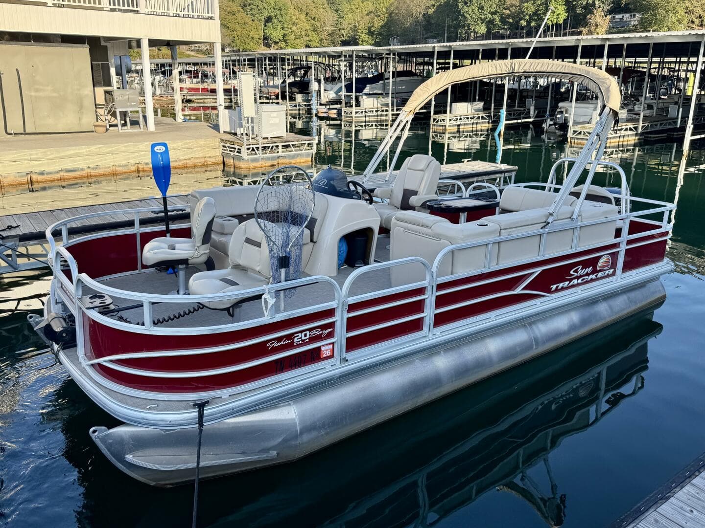 2019 Sun Tracker Fishin' Barge 20DLX