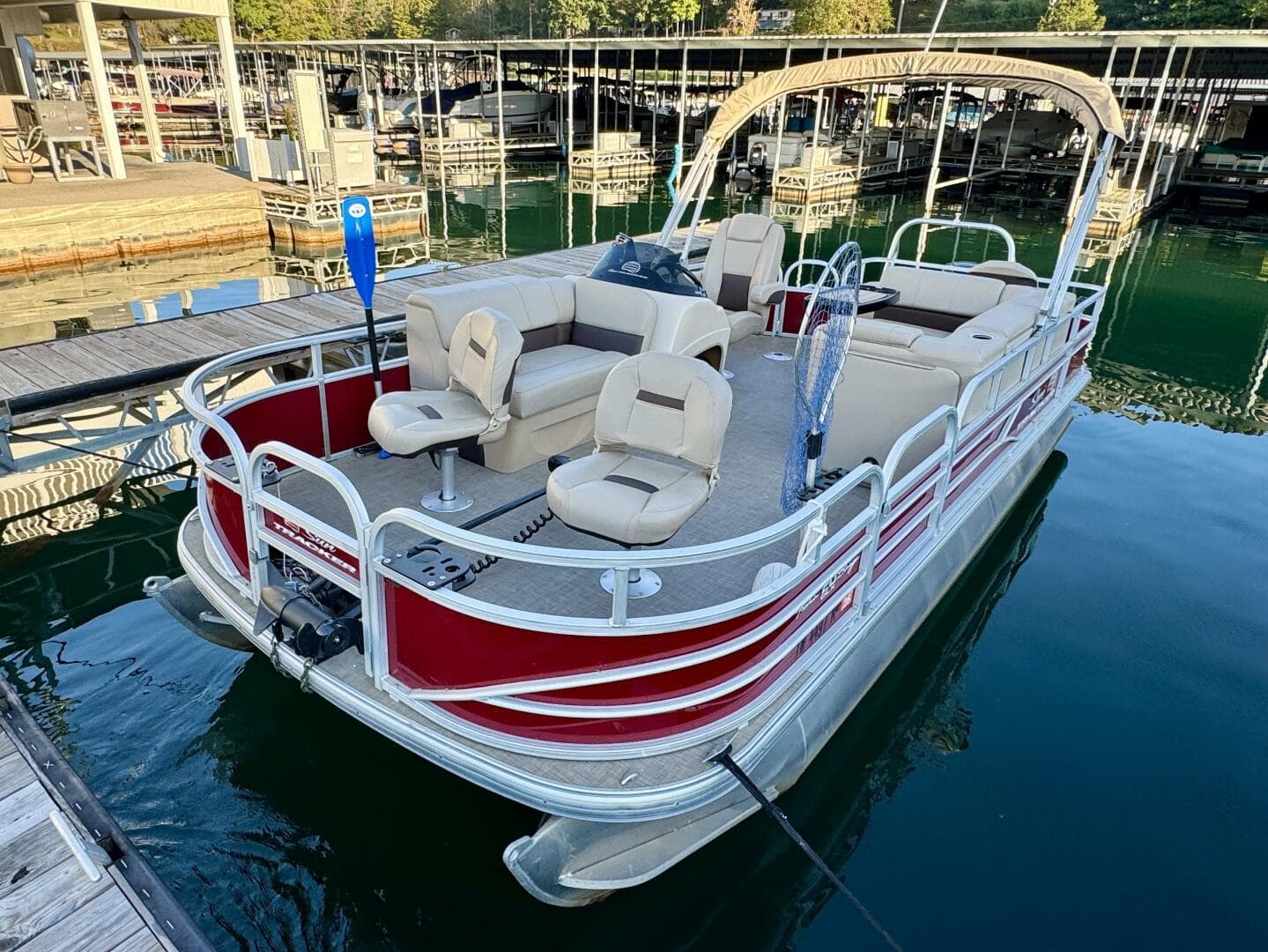 2019 Sun Tracker Fishin' Barge 20DLX