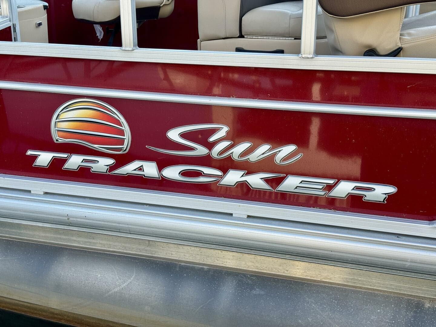 2019 Sun Tracker Fishin' Barge 20DLX