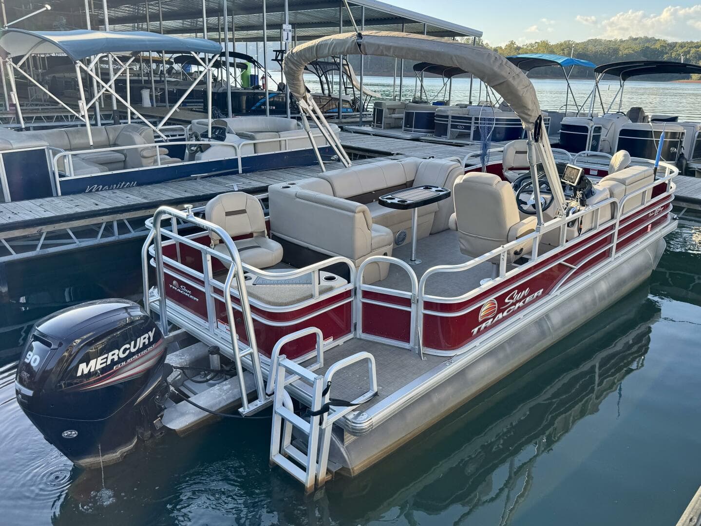 2019 Sun Tracker Fishin' Barge 20DLX