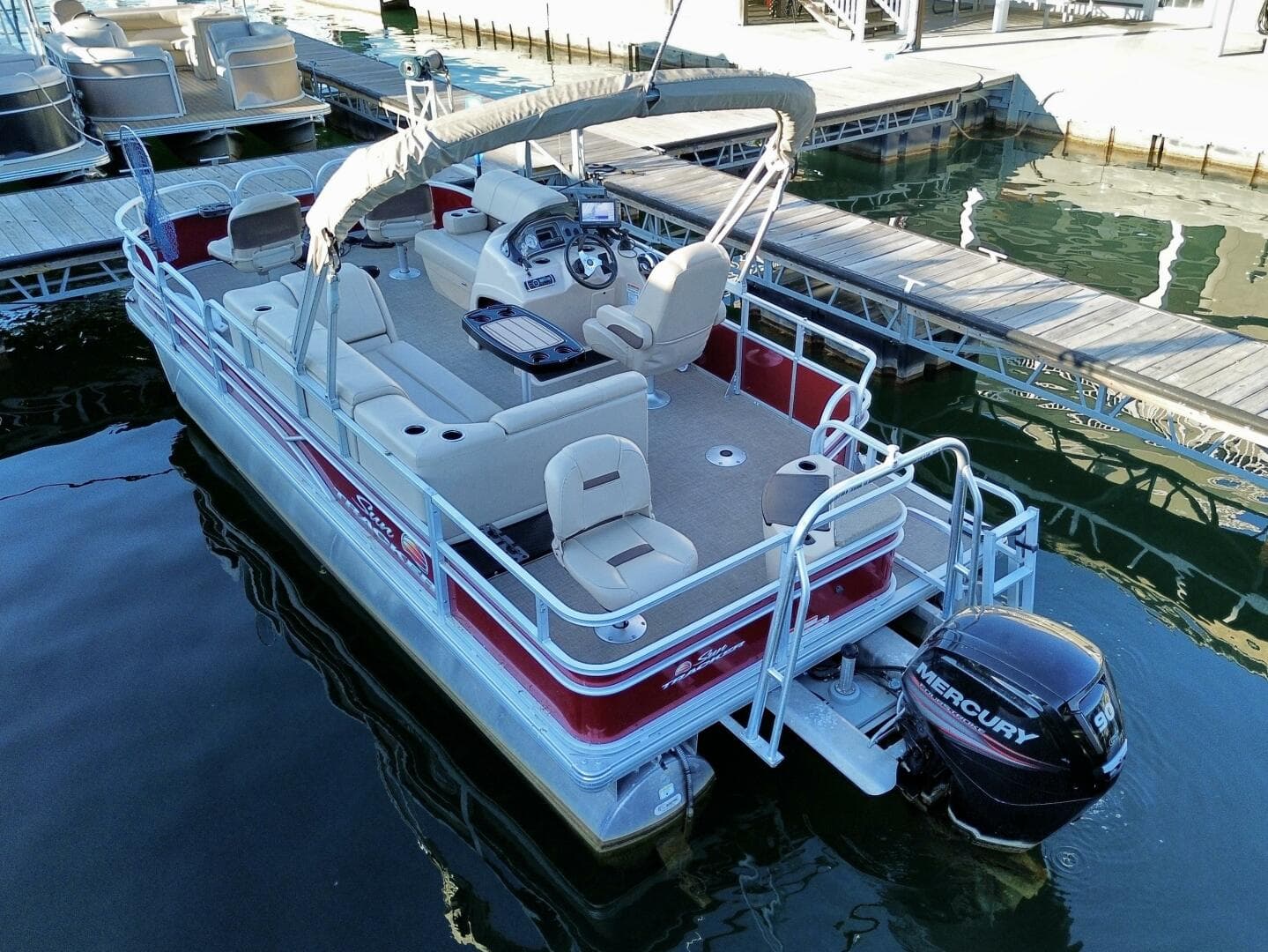 2019 Sun Tracker Fishin' Barge 20DLX