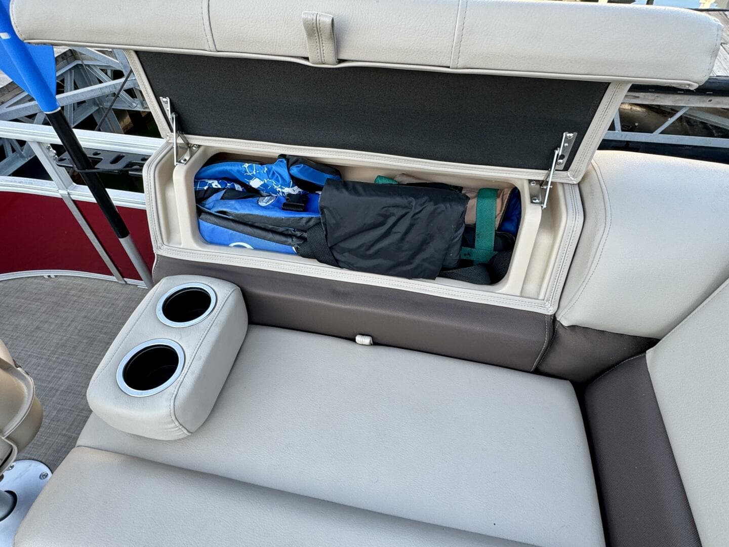 2019 Sun Tracker Fishin' Barge 20DLX