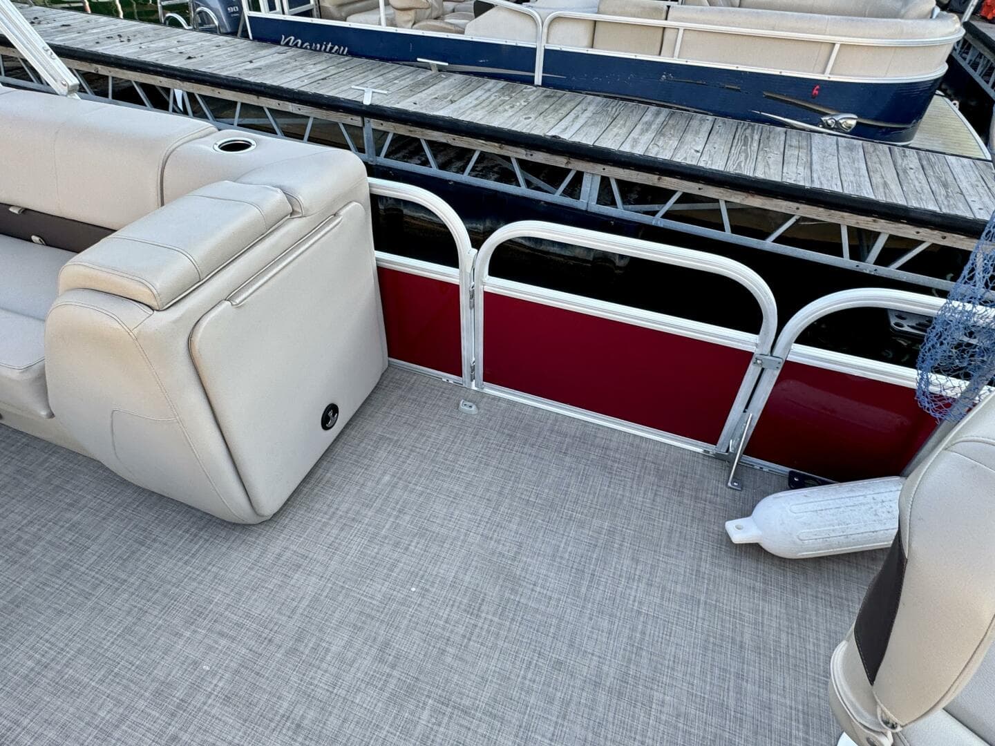 2019 Sun Tracker Fishin' Barge 20DLX