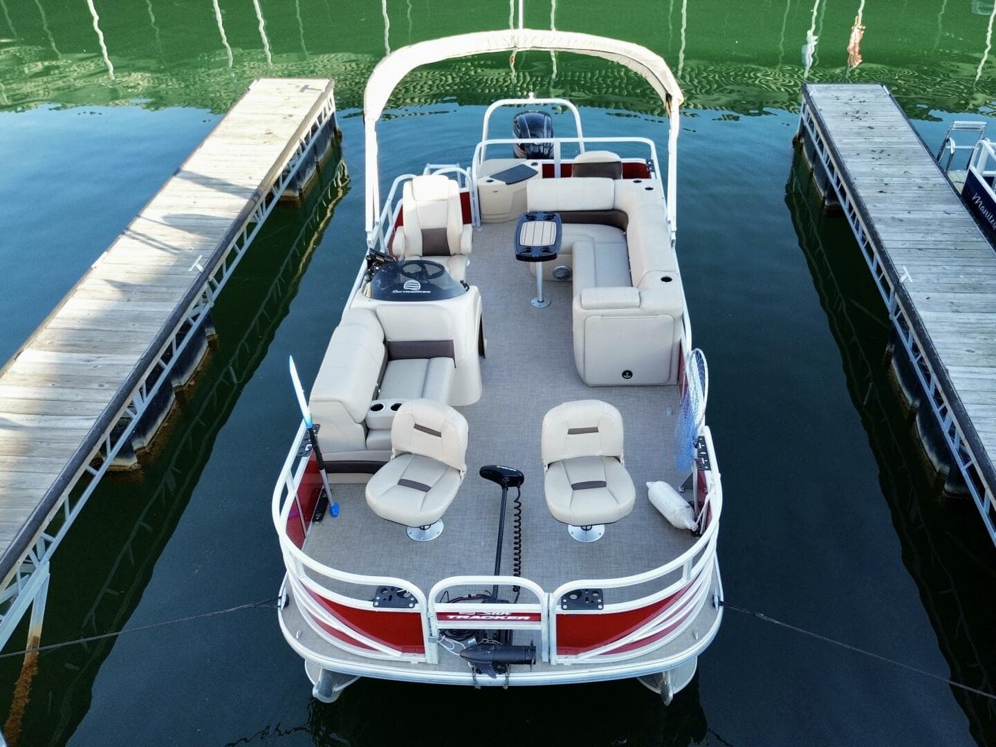 2019 Sun Tracker Fishin' Barge 20DLX