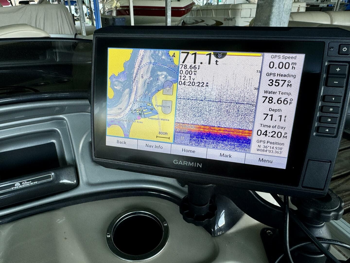 2019 Sun Tracker Fishin' Barge 20DLX