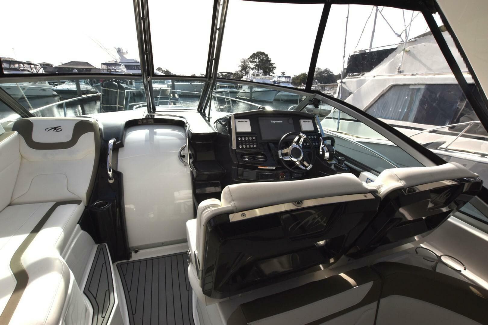 2017 Monterey 355 Sport Yacht