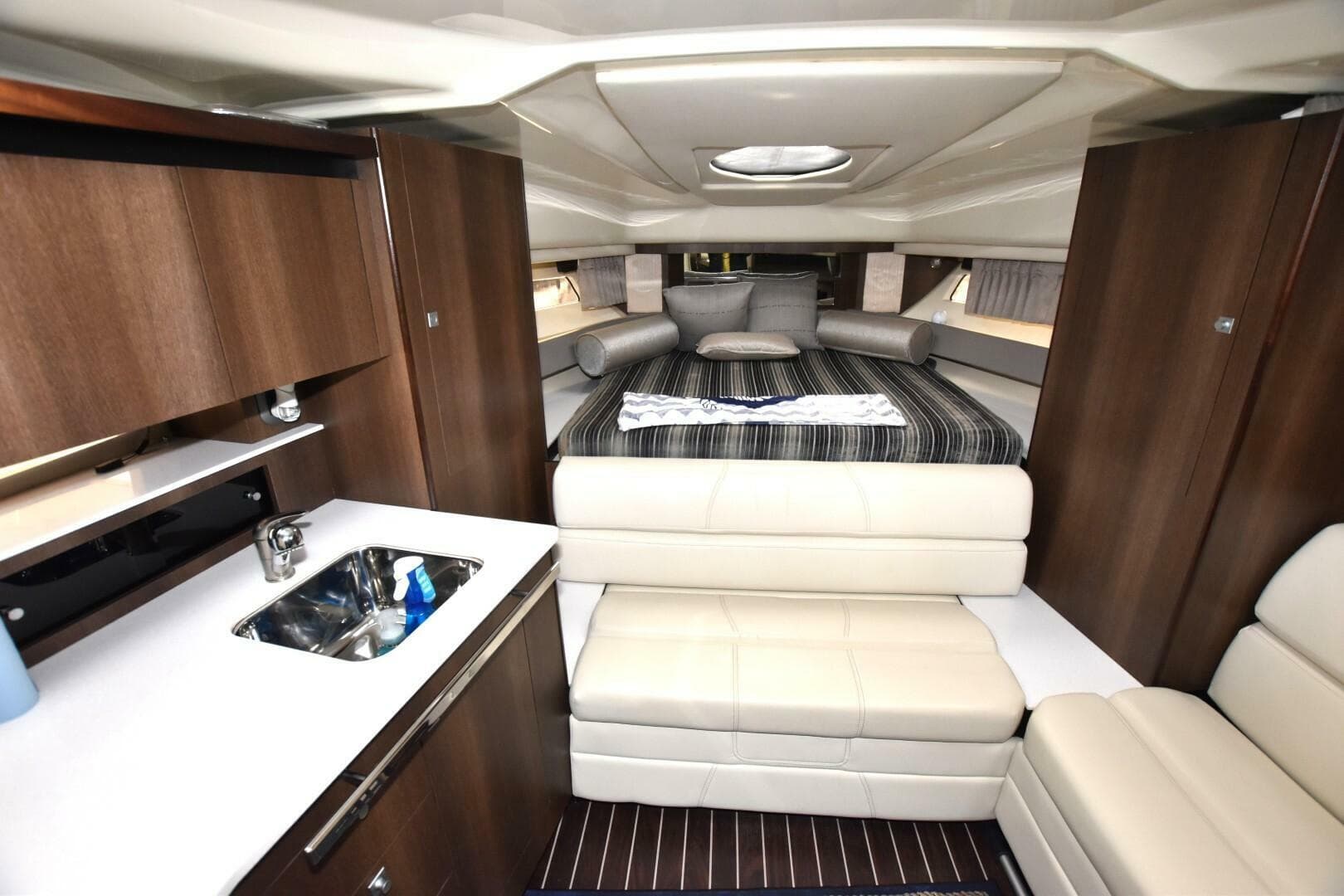 2017 Monterey 355 Sport Yacht