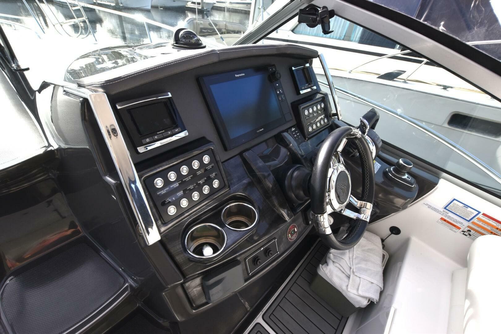 2017 Monterey 355 Sport Yacht