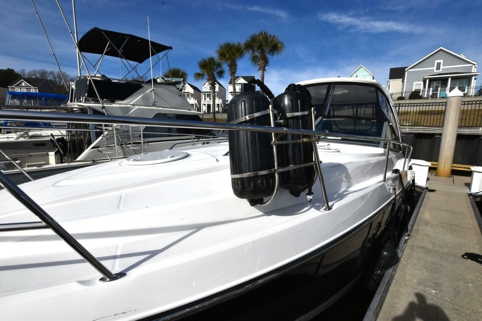 2017 Monterey 355 Sport Yacht
