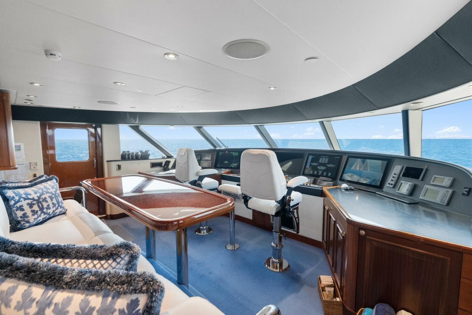 2010 Westport Superyacht