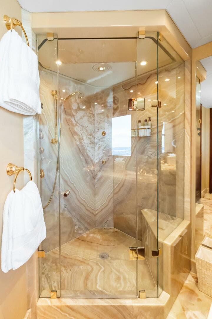 2010 Westport Superyacht