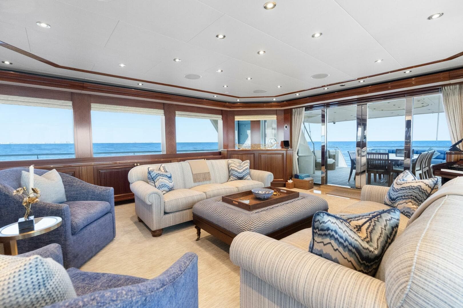 2010 Westport Superyacht