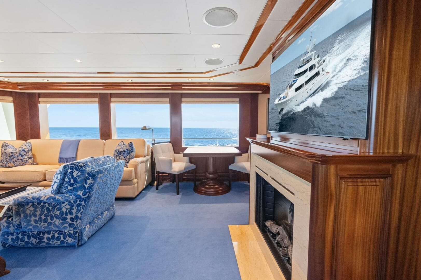 2010 Westport Superyacht