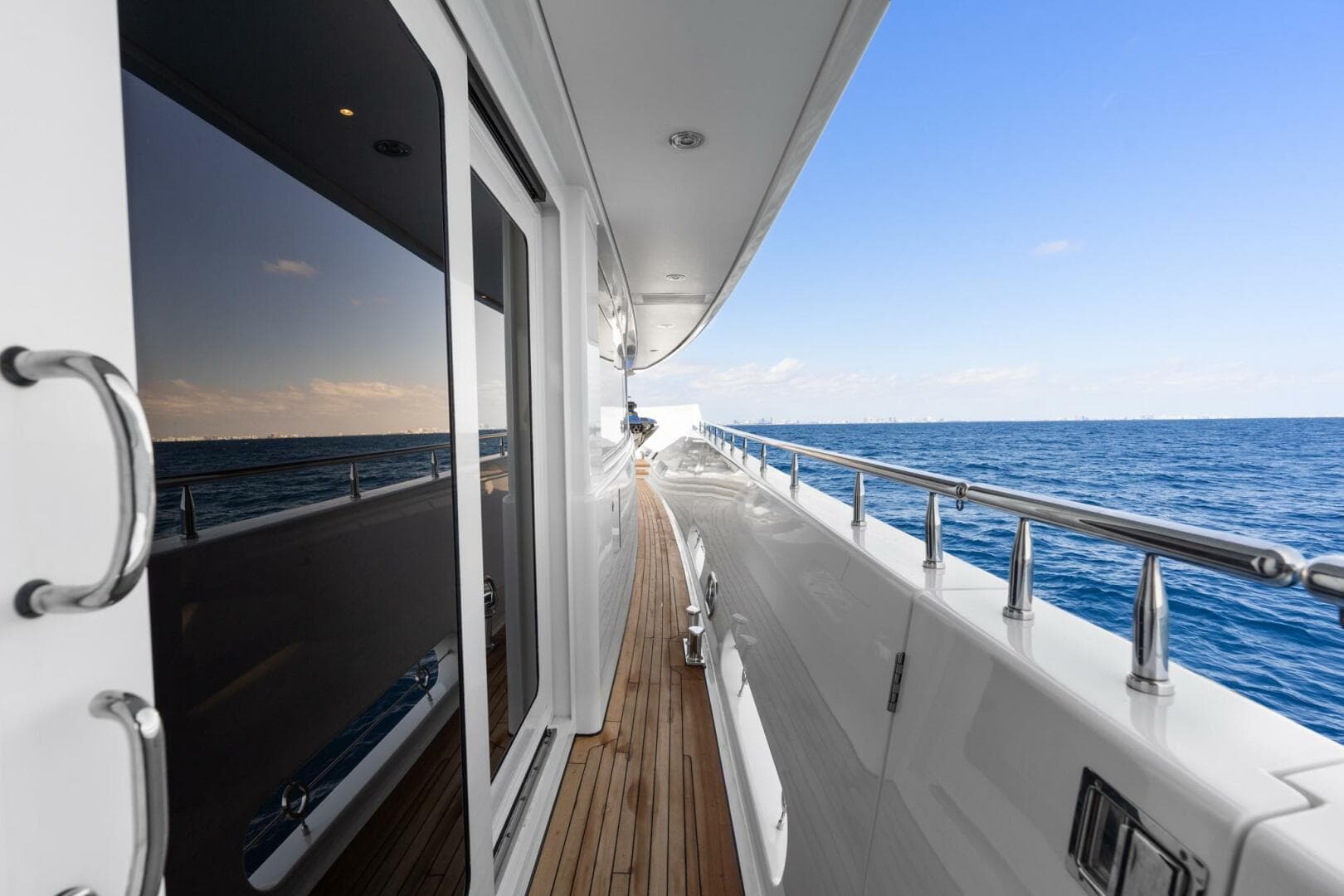 2010 Westport Superyacht