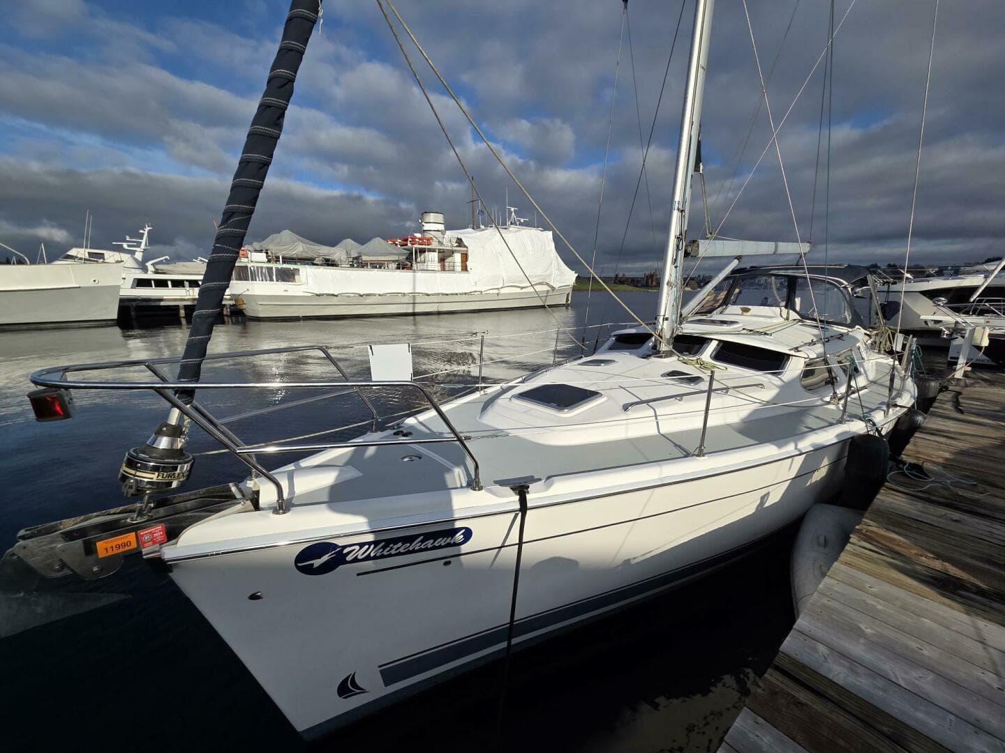 2007 Hunter 44 Deck Saloon "Whitehawk"