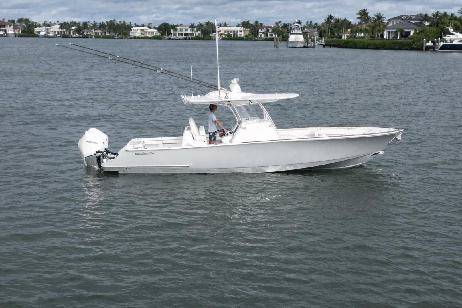 Valhalla 33 LOW KEY - Starboard Profile