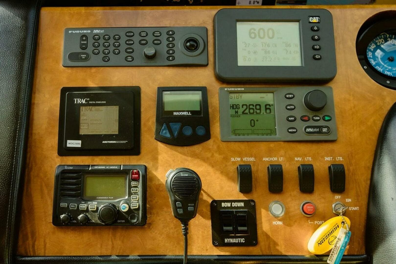 2010 Horizon Enclosed Pilothouse