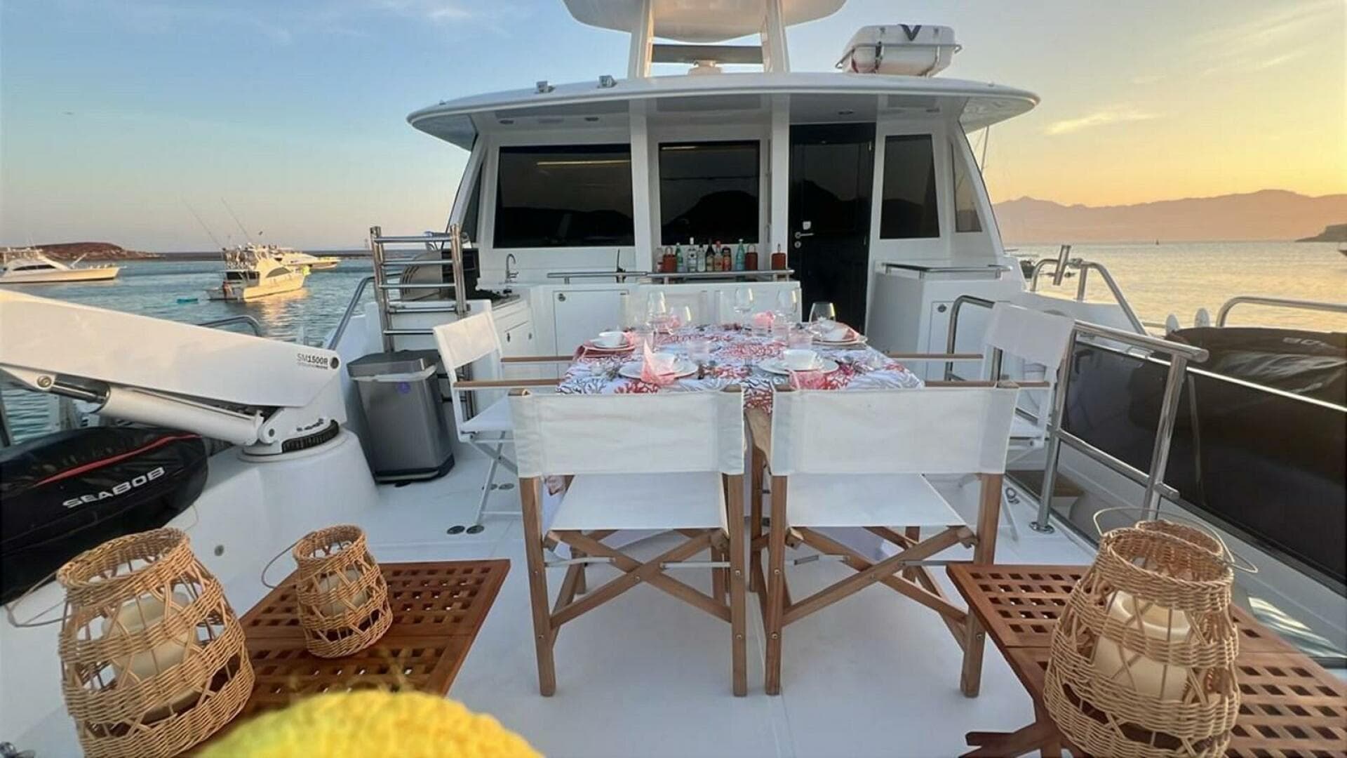 2010 Horizon Enclosed Pilothouse