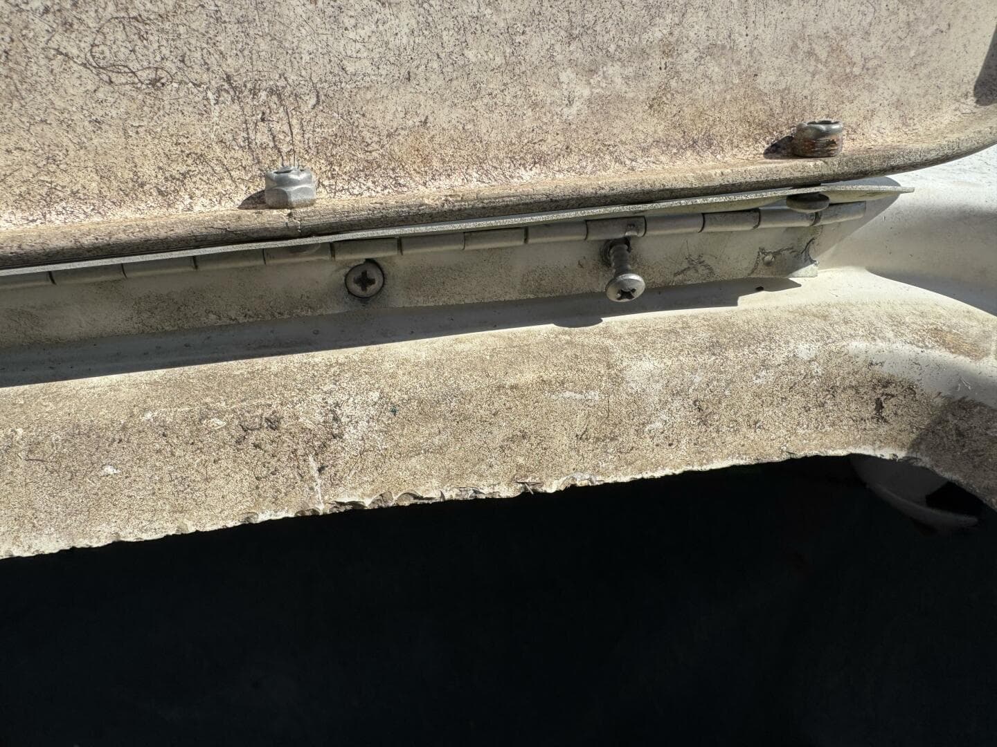 1999 Sea Ray 215 Express Cruiser