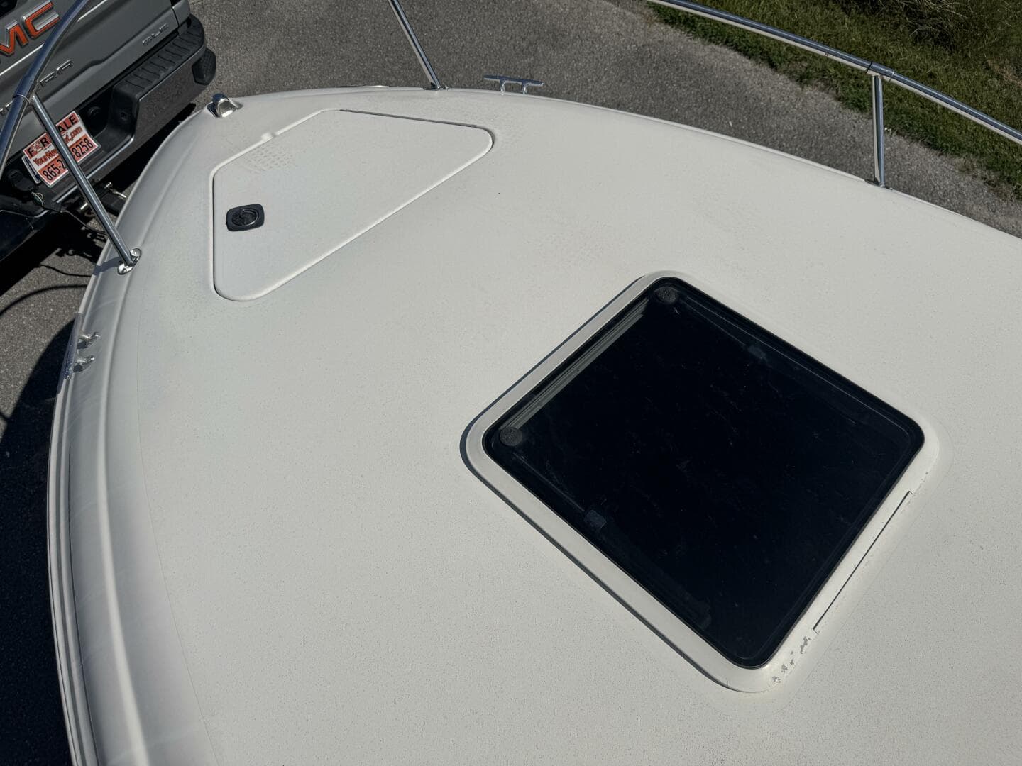 1999 Sea Ray 215 Express Cruiser