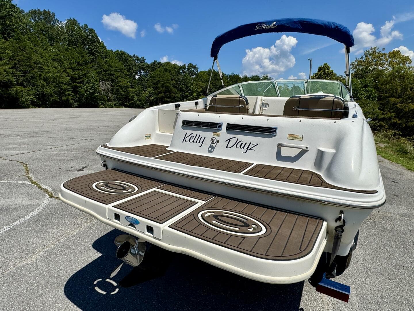 1999 Sea Ray 215 Express Cruiser