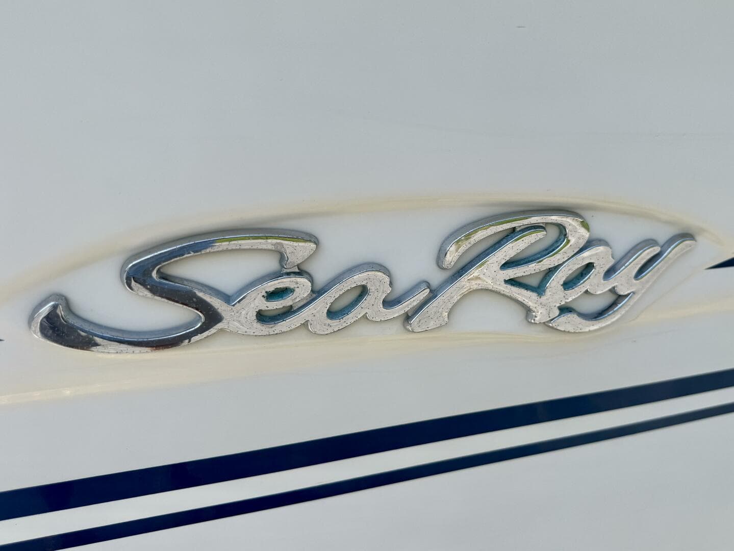 1999 Sea Ray 215 Express Cruiser