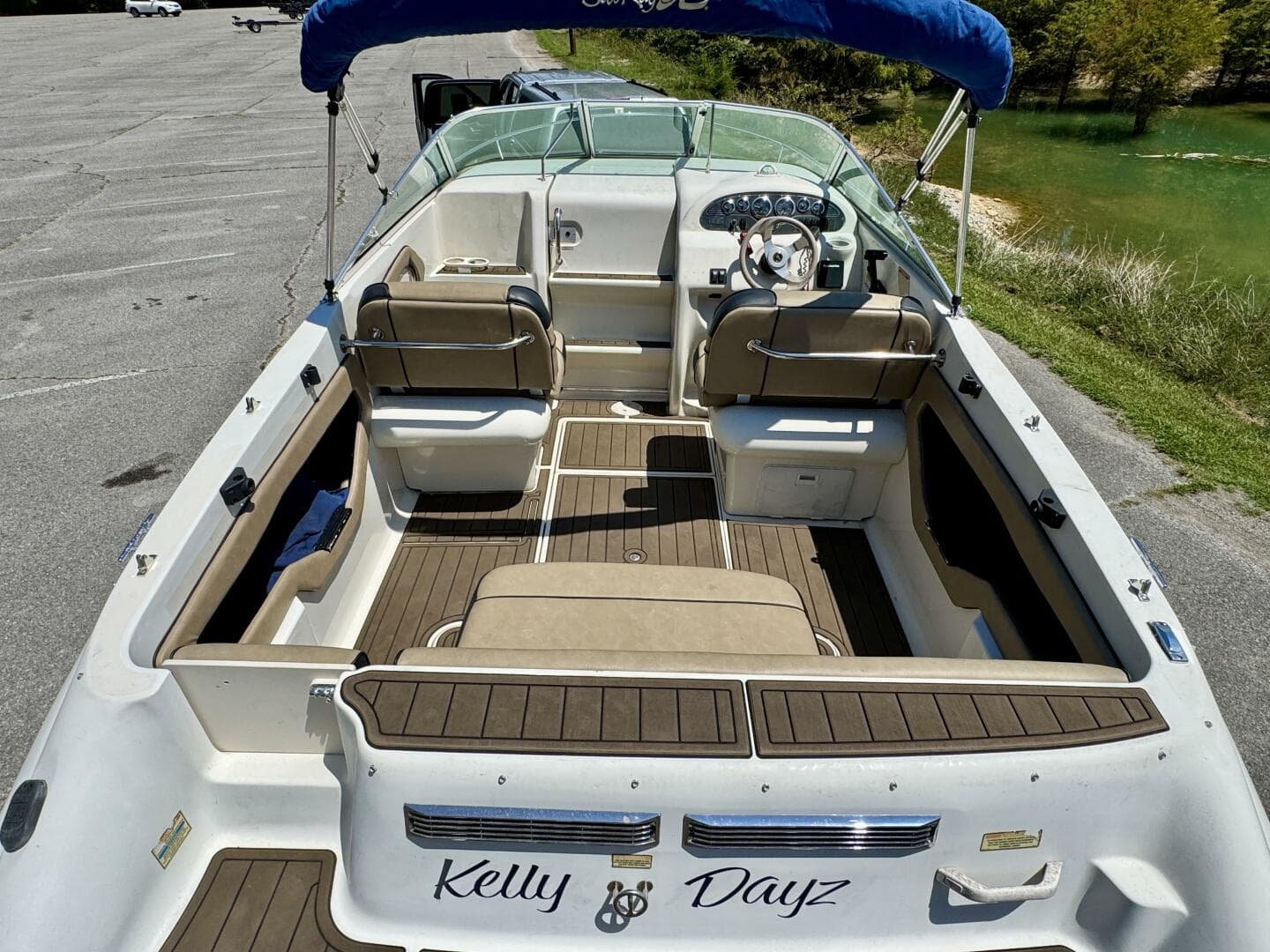 1999 Sea Ray 215 Express Cruiser