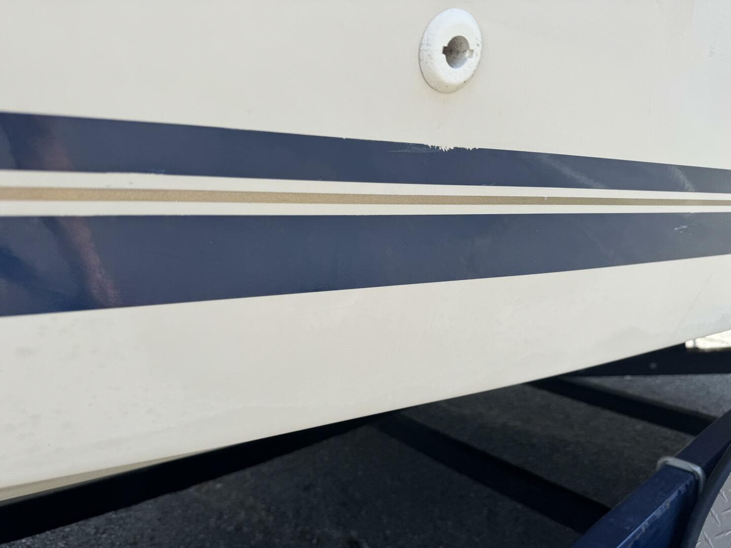 1999 Sea Ray 215 Express Cruiser