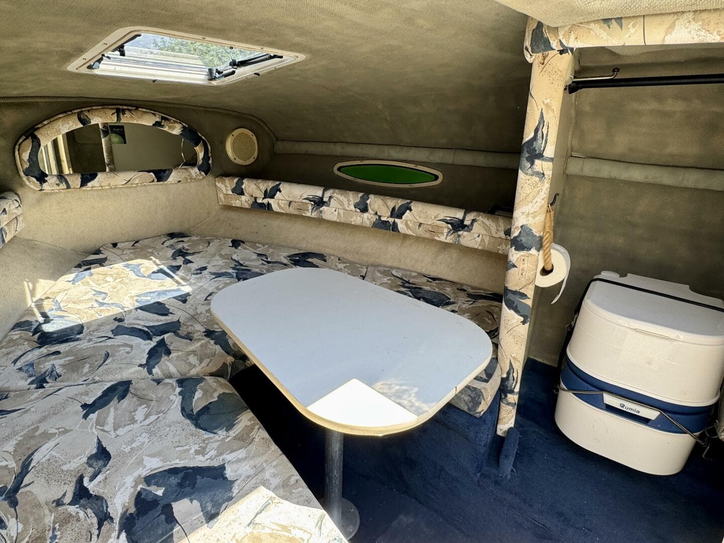 1999 Sea Ray 215 Express Cruiser