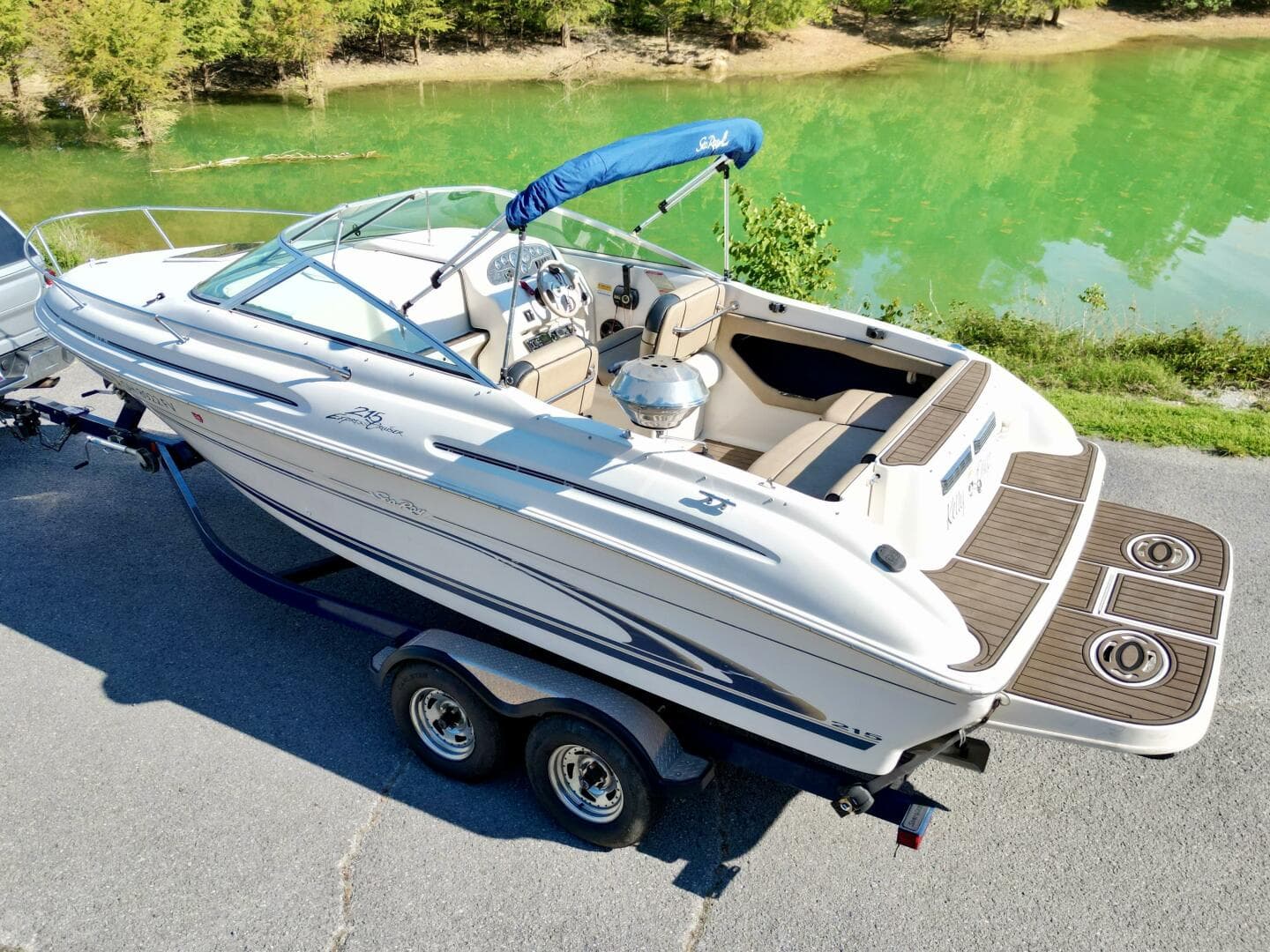 1999 Sea Ray 215 Express Cruiser