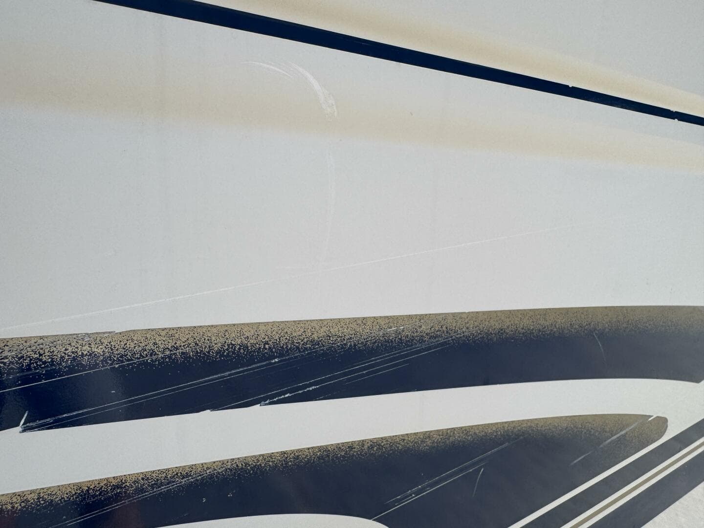 1999 Sea Ray 215 Express Cruiser